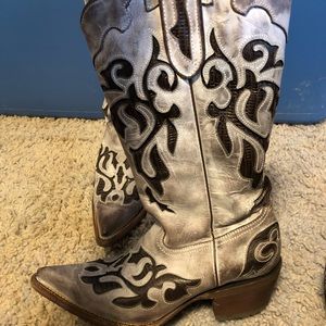Women’s size 8 cowboy boots